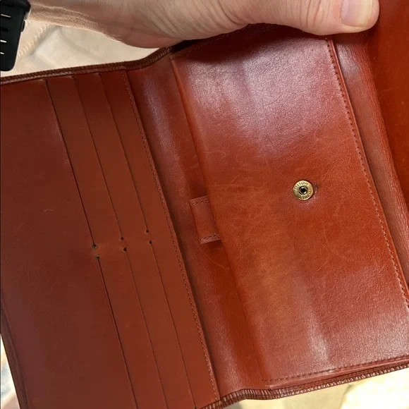 Louis Vuitton brown Epi Sarah wallet nice used condition. - Picture 9 of 12